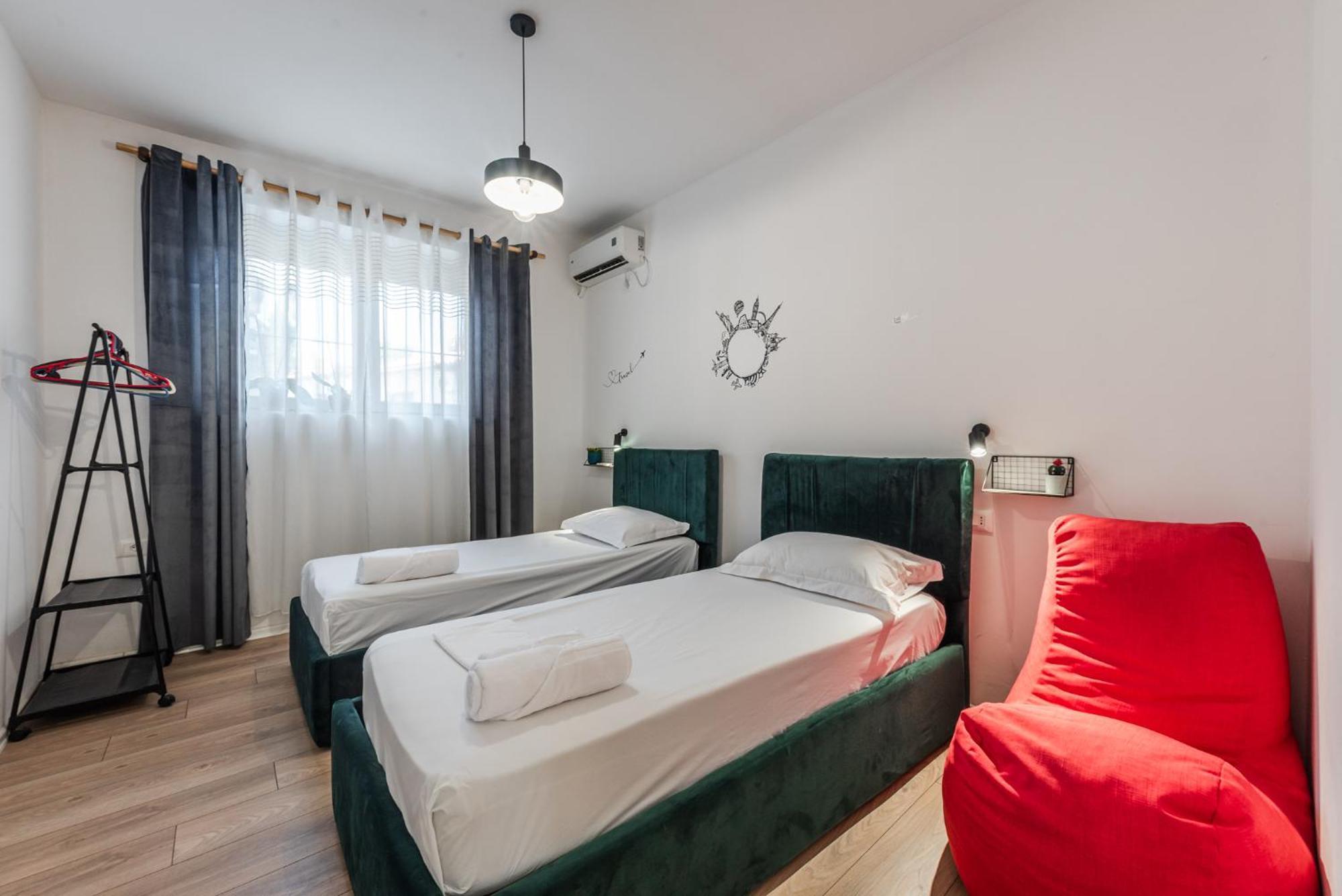 Noir Apartment By Kondo Stays Tirana Extérieur photo