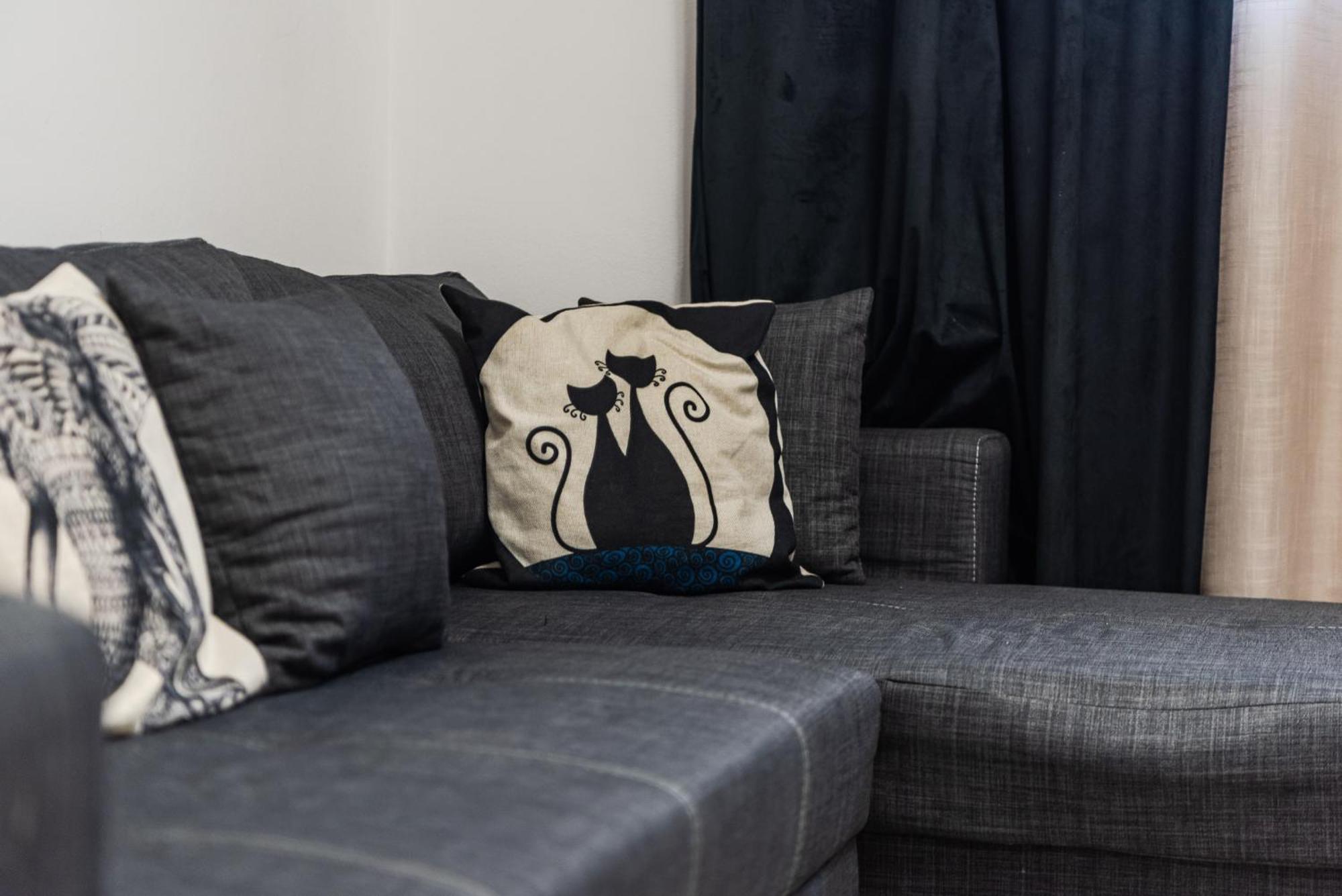 Noir Apartment By Kondo Stays Tirana Extérieur photo