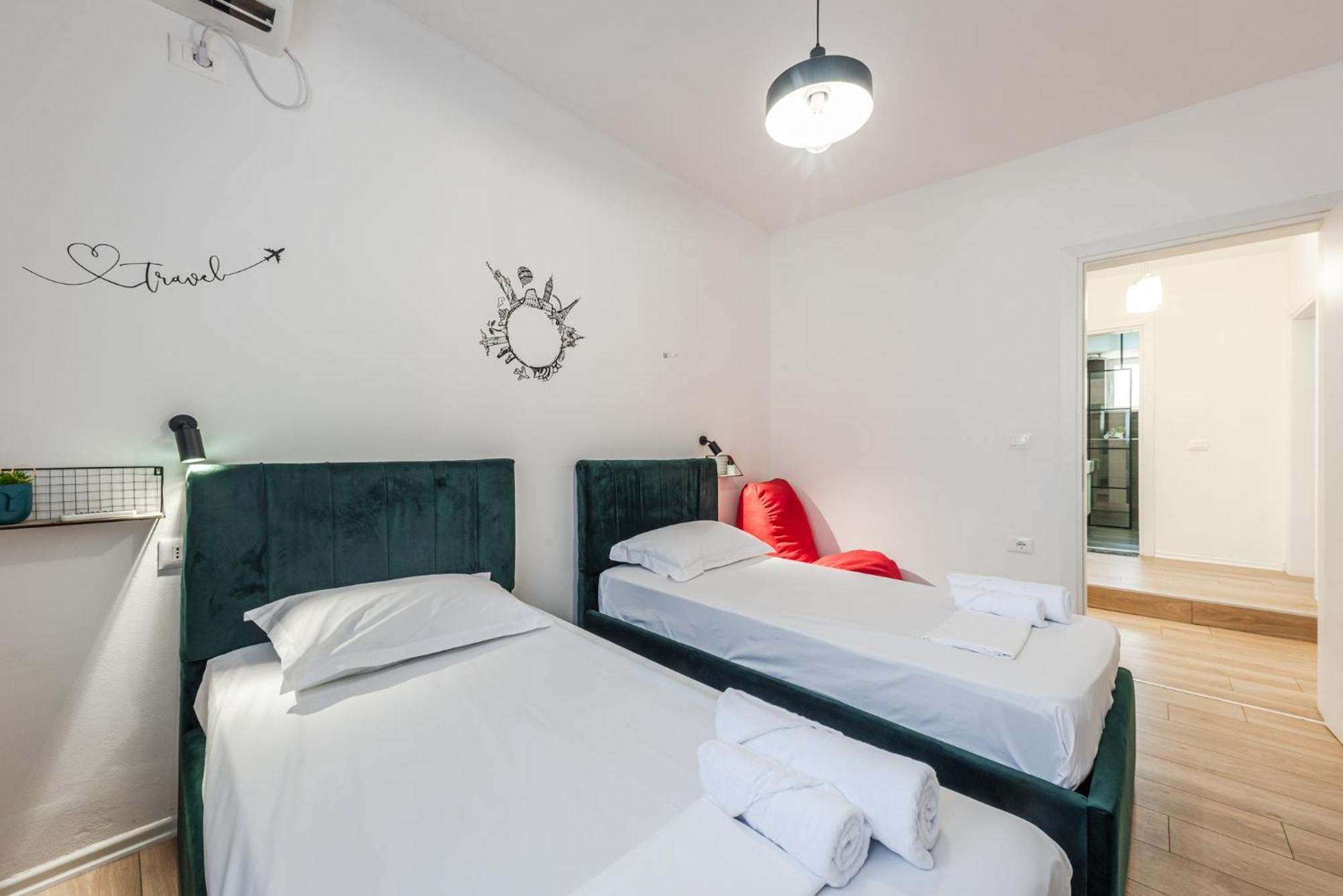 Noir Apartment By Kondo Stays Tirana Extérieur photo