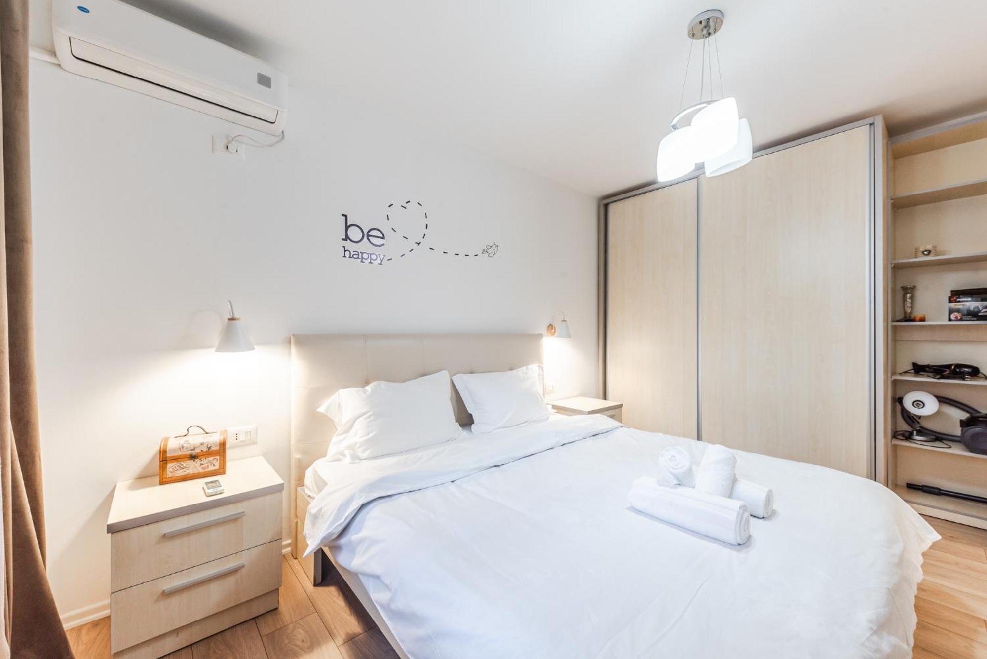 Noir Apartment By Kondo Stays Tirana Extérieur photo